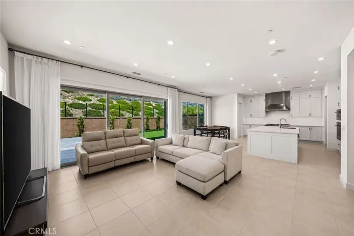 106 Bright Star, Irvine, California 92618