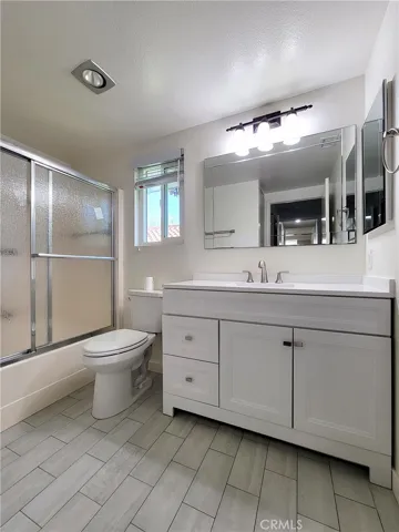 Main bath.