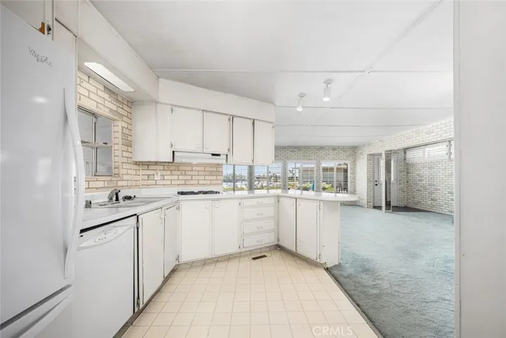 Open​​‌​​​​‌​​‌‌​​‌​​​‌‌​​​‌​​‌‌​​‌‌​​‌‌​​​​ kitchen