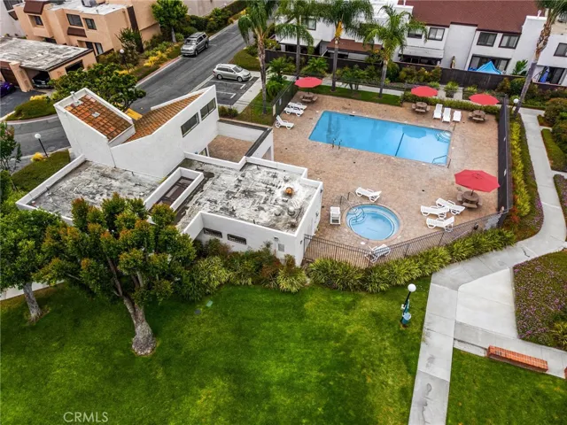 Pool - Spa - Clubhouse