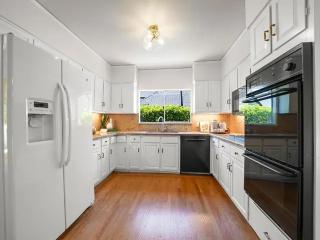 554 Edgewood Road, San Mateo, California 94402