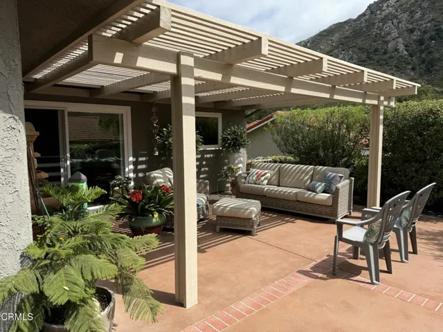 1185Paquita_BackPatioMountain