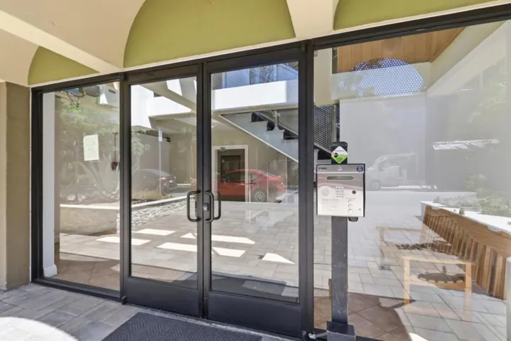 1033 Crestview Drive 110, Mountain View, California 94040