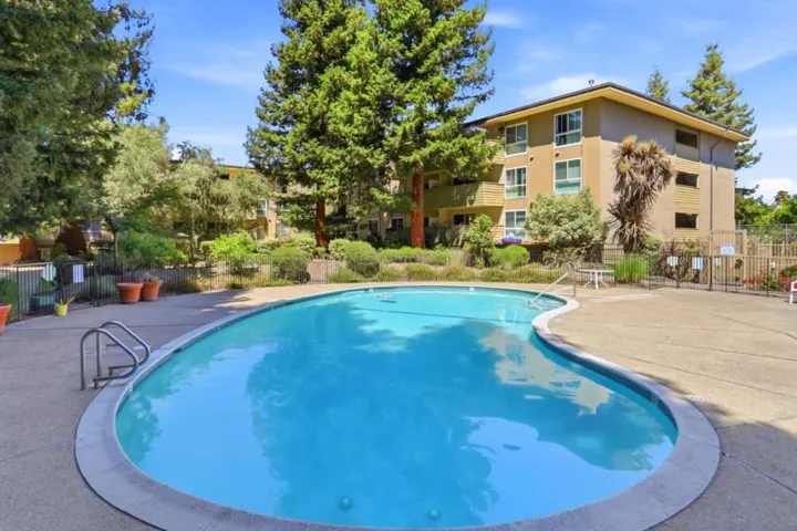 1033 Crestview Drive 110, Mountain View, California 94040