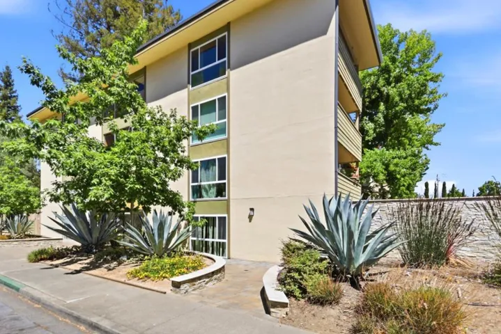 1033 Crestview Drive 110, Mountain View, California 94040