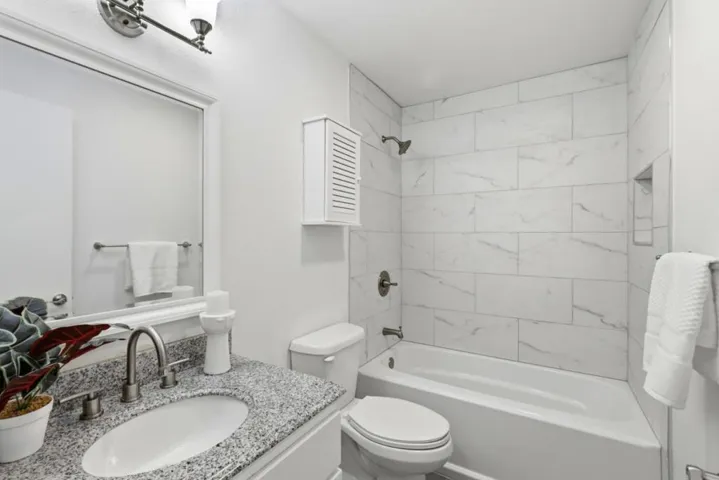 1033 Crestview Drive 110, Mountain View, California 94040