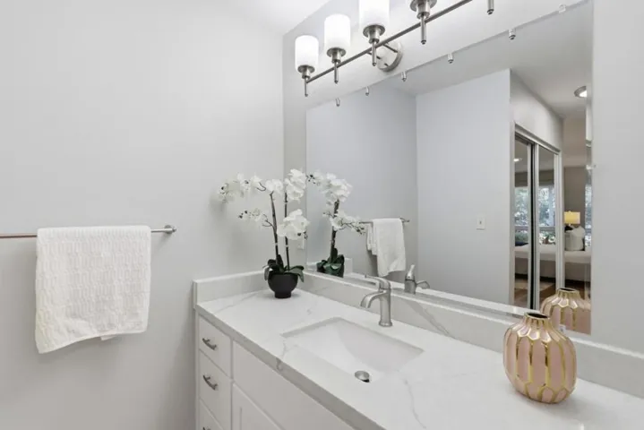 1033 Crestview Drive 110, Mountain View, California 94040
