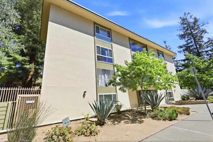 1033 Crestview Drive 110, Mountain View, California 94040
