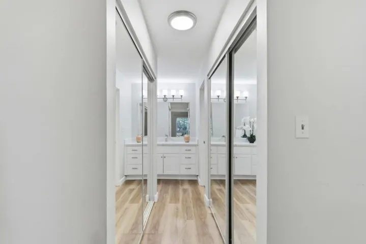 1033 Crestview Drive 110, Mountain View, California 94040