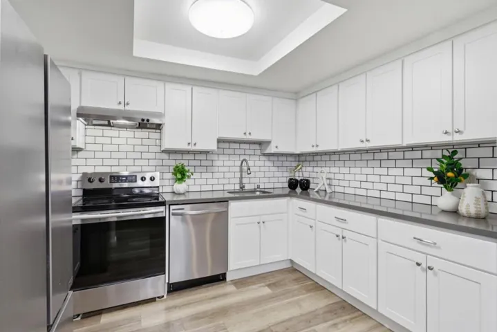 1033 Crestview Drive 110, Mountain View, California 94040