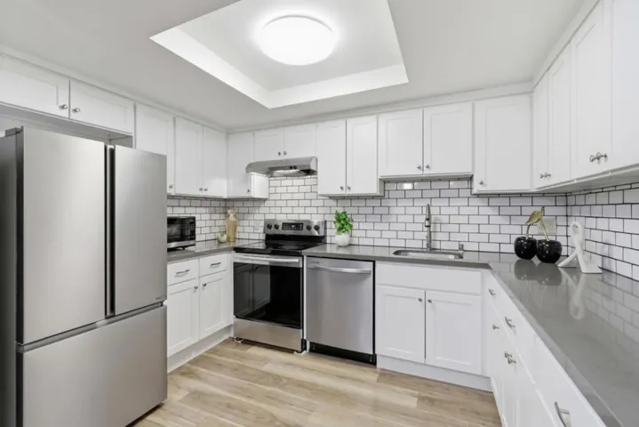 1033 Crestview Drive 110, Mountain View, California 94040