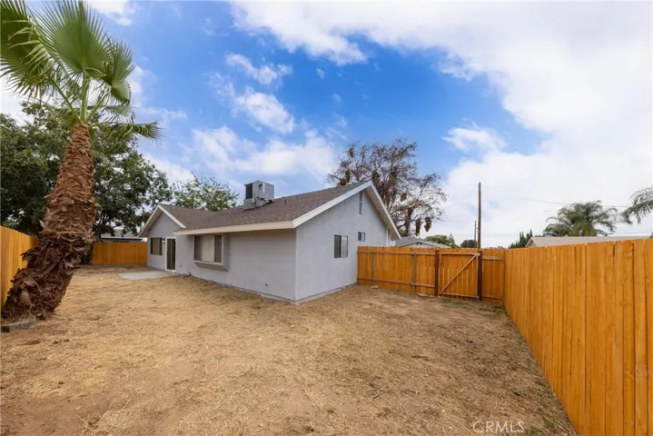 13707 4th, Yucaipa, California 92399