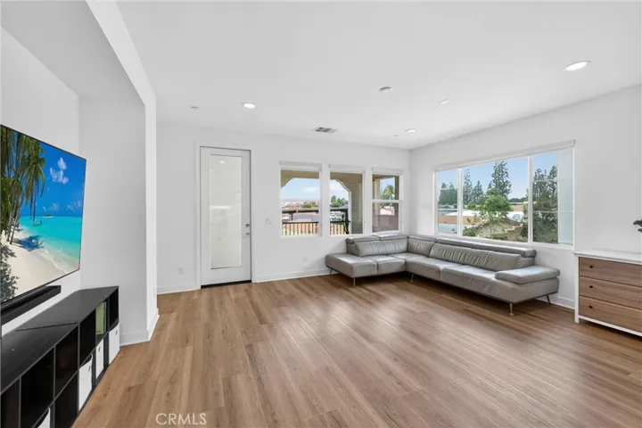 12903 Calabria, La Mirada, California 90638
