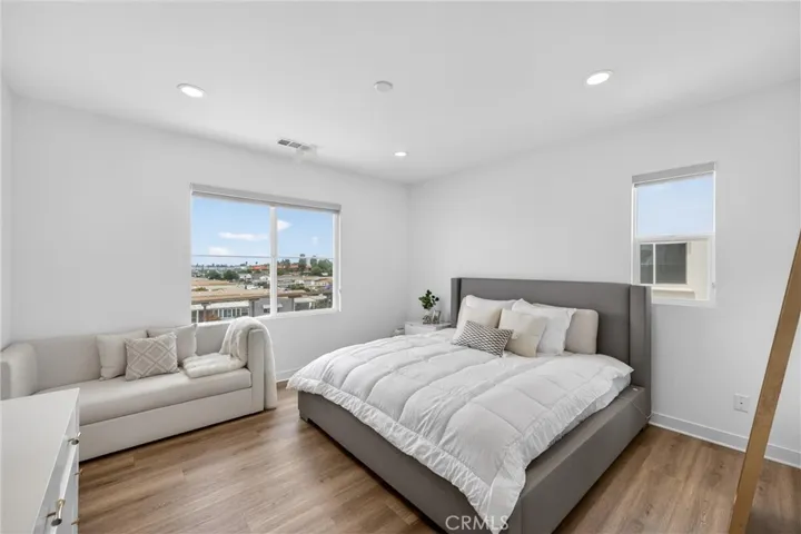 12903 Calabria, La Mirada, California 90638
