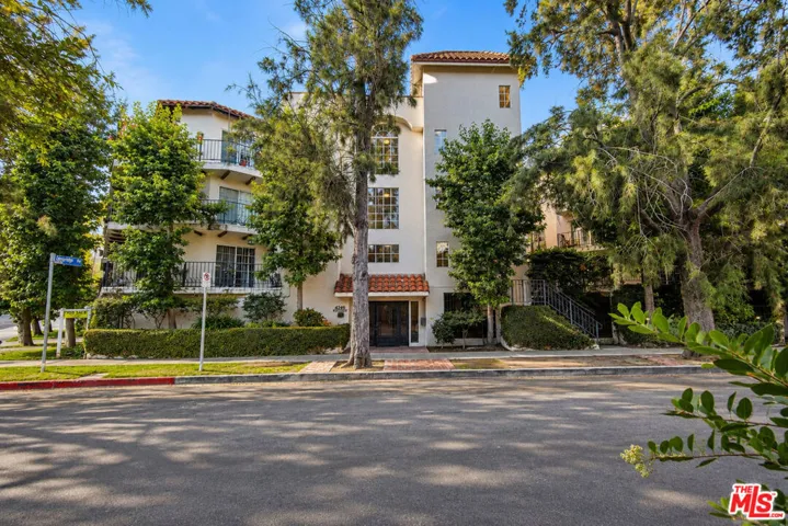 4249 Longridge Avenue 209, Studio City, California 91604