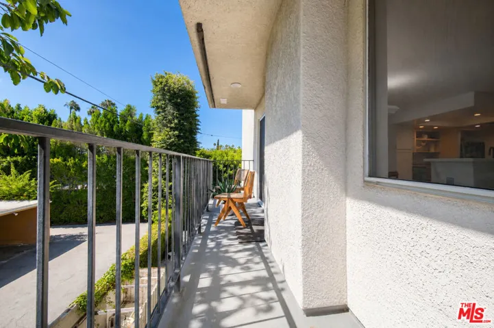 4249 Longridge Avenue 209, Studio City, California 91604