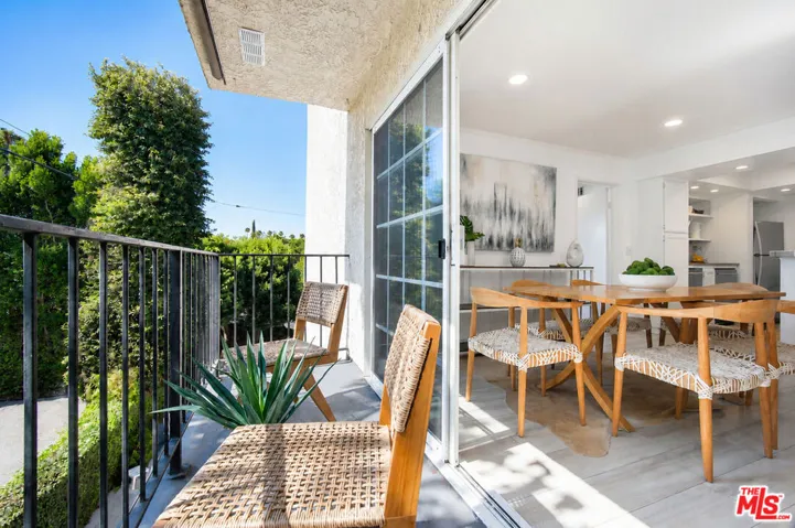 4249 Longridge Avenue 209, Studio City, California 91604