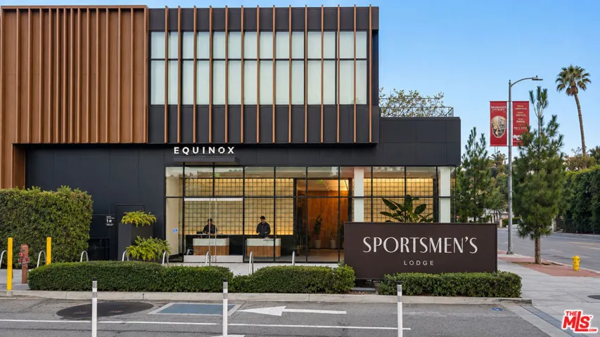 4249 Longridge Avenue 209, Studio City, California 91604