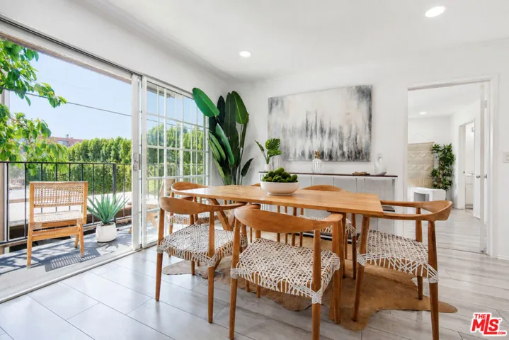 4249 Longridge Avenue 209, Studio City, California 91604
