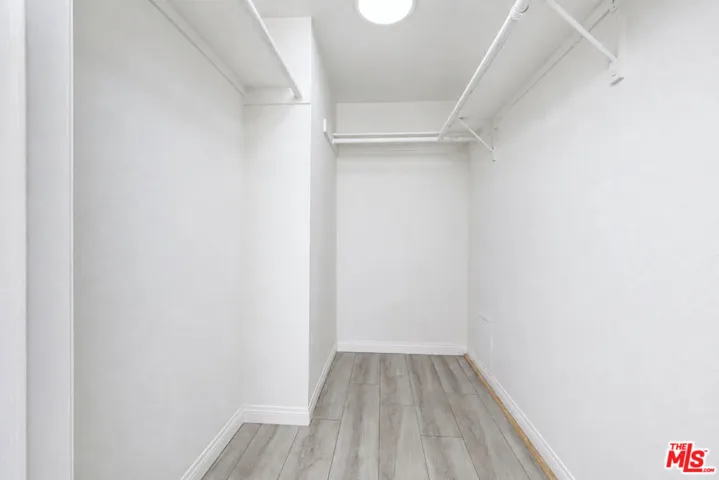 4249 Longridge Avenue 209, Studio City, California 91604