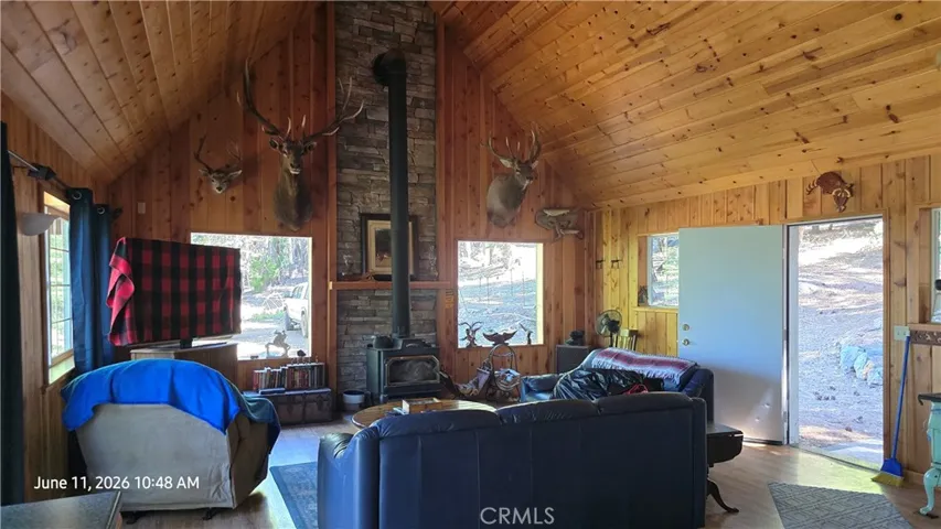 Living room/hearth & woodstove
