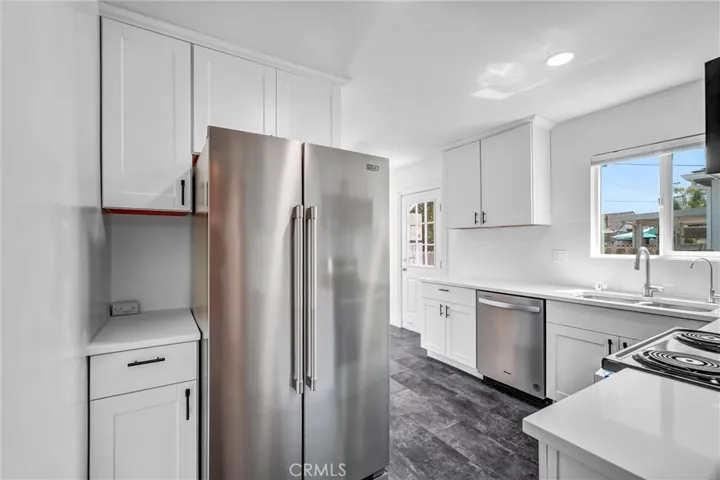 5960 Pepperwood Avenue, Lakewood, California 90712