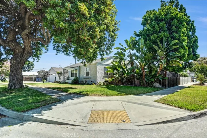 5960 Pepperwood Avenue, Lakewood, California 90712