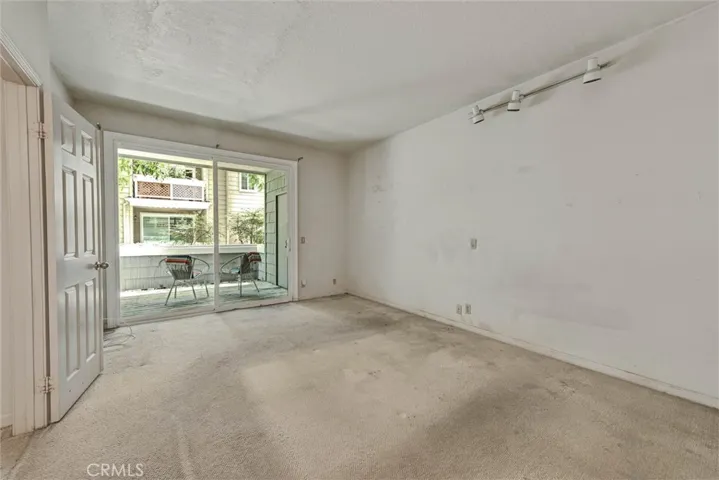 19342 Sunray Lane 104, Huntington Beach, California 92648