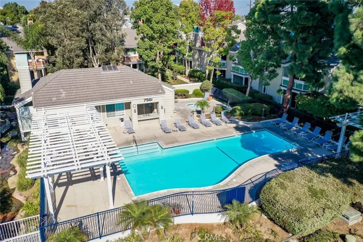 3 Pools & Clubhouses