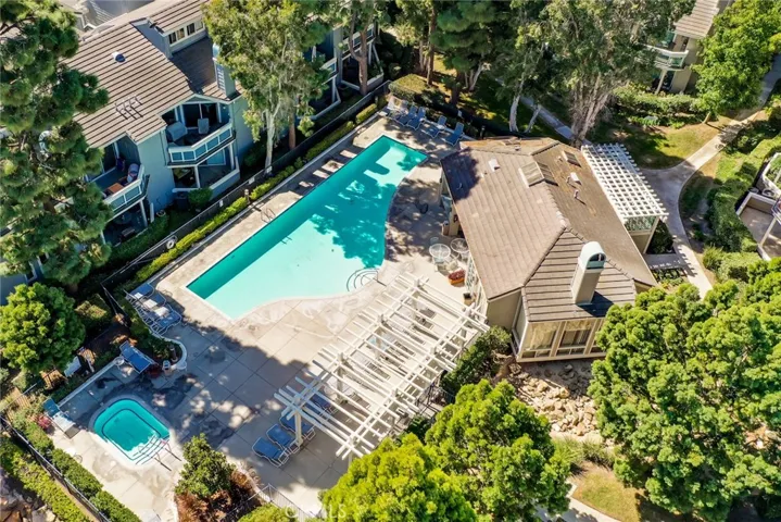 19342 Sunray Lane 104, Huntington Beach, California 92648