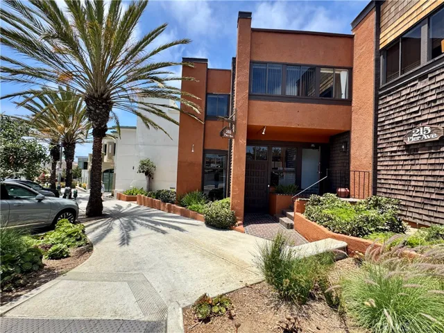 215 Pier Avenue, Hermosa Beach, California 90254