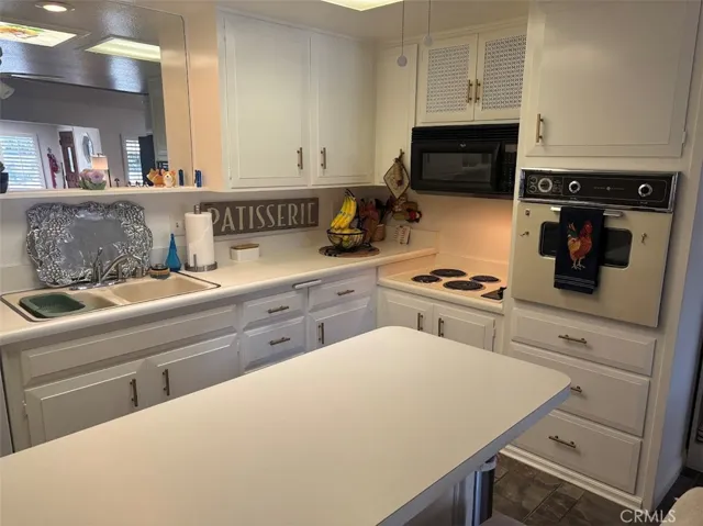 1290 Northwood Road 161i, Seal Beach, California 90740