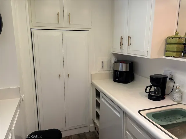 1290 Northwood Road 161i, Seal Beach, California 90740