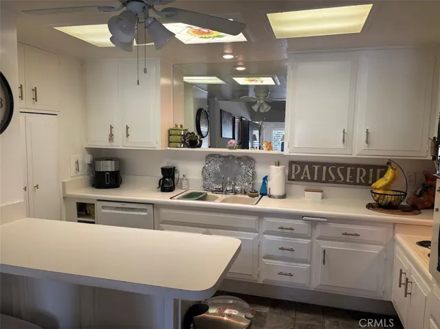 1290 Northwood Road 161i, Seal Beach, California 90740