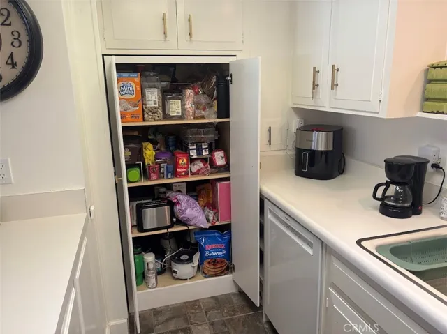 1290 Northwood Road 161i, Seal Beach, California 90740