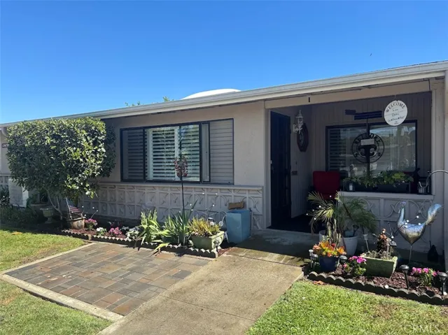 1290 Northwood Road 161i, Seal Beach, California 90740