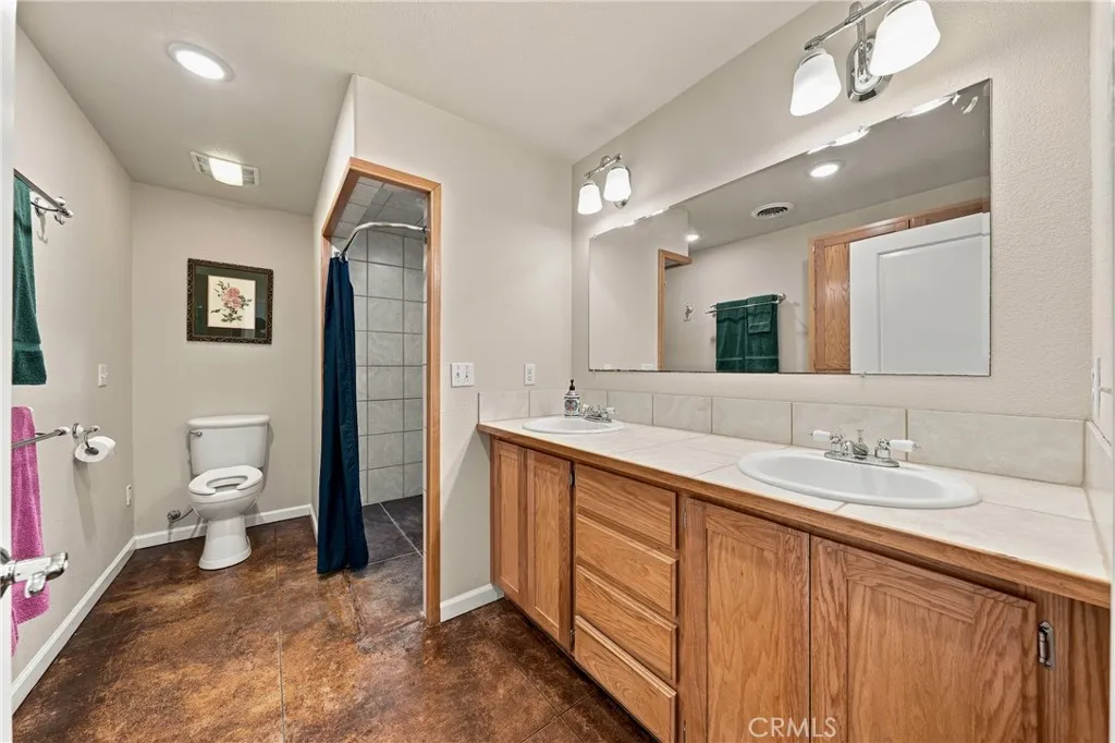 2nd Bathroom