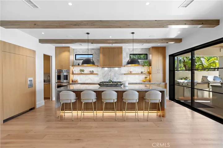 Center island and Chef's Kitchen