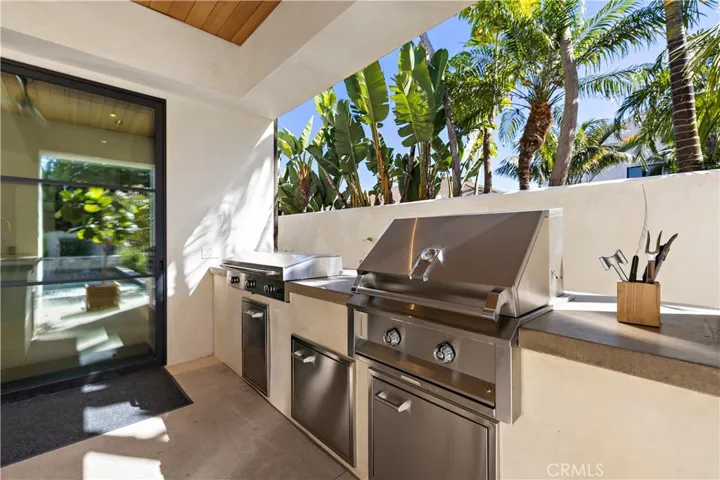 Built-in BBQ and 43" griddle