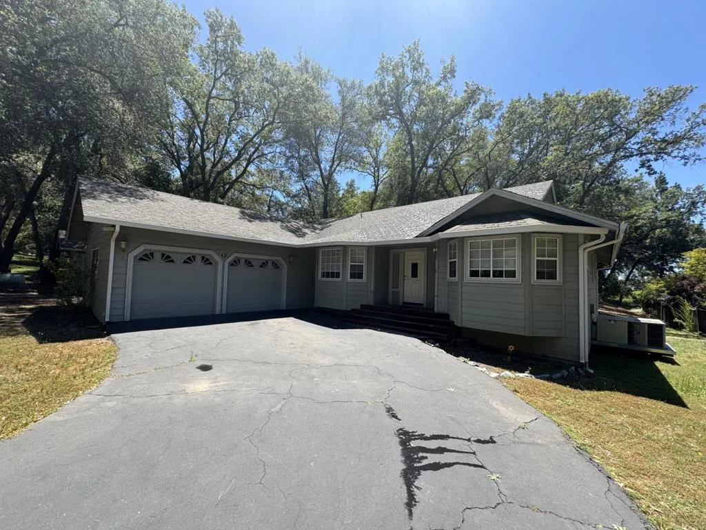 1388 Kenney Dr
