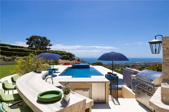 Outdoor Kitchen