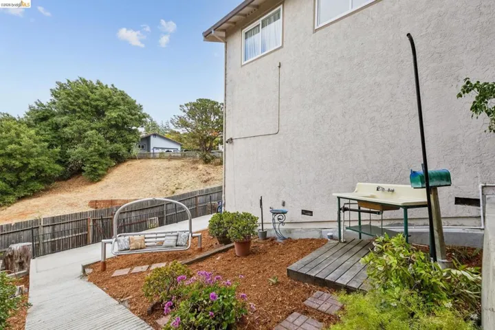 1131 Mitchell Way, El Sobrante, California 94803