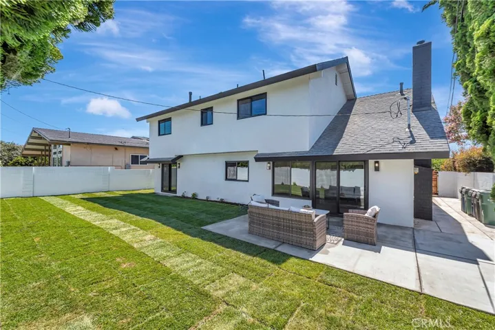 17392 Lido, Huntington Beach, California 92647