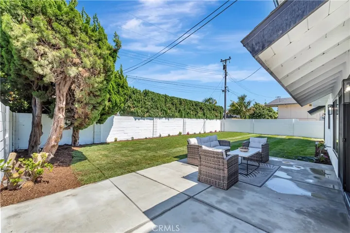 17392 Lido, Huntington Beach, California 92647