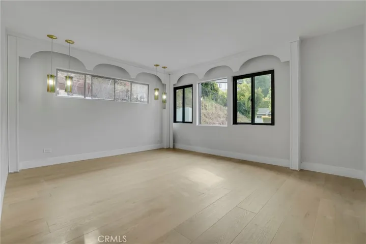 5631 Park Oak, Los Angeles, California 90068