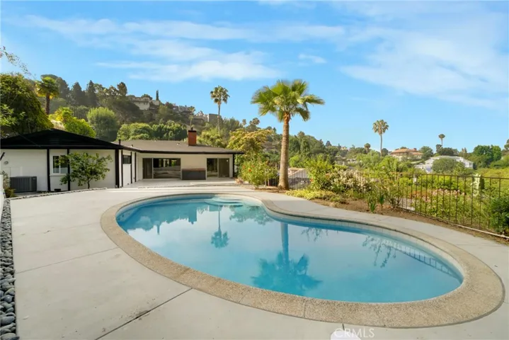 5631 Park Oak, Los Angeles, California 90068