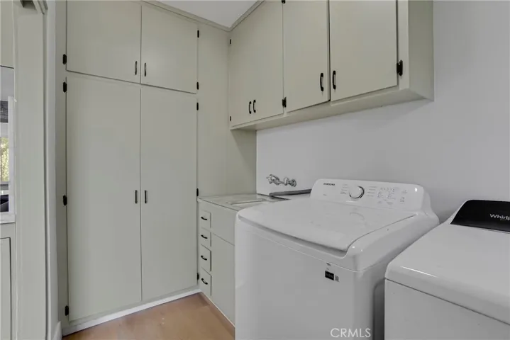 5631 Park Oak, Los Angeles, California 90068