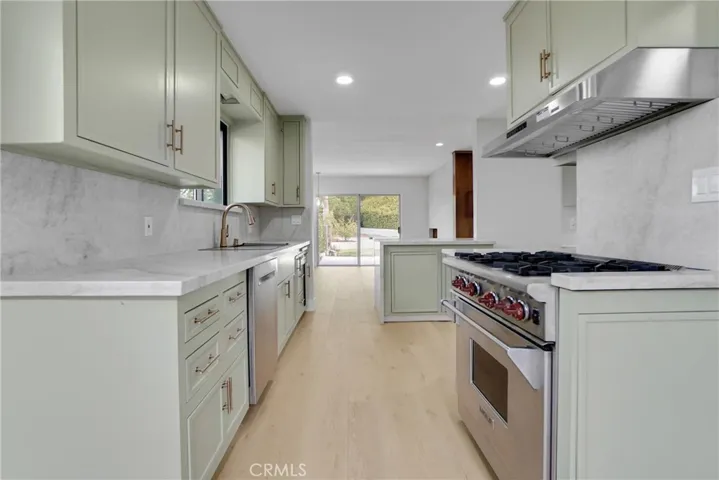 5631 Park Oak, Los Angeles, California 90068