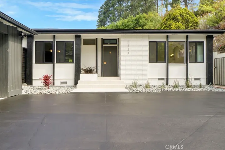 5631 Park Oak, Los Angeles, California 90068