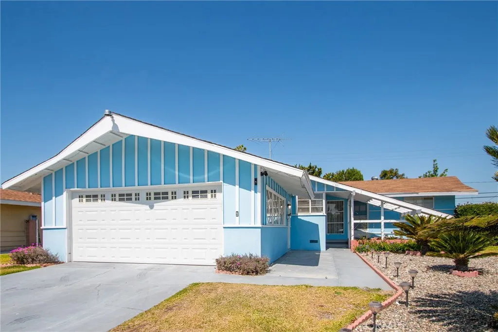 11261 Palmwood